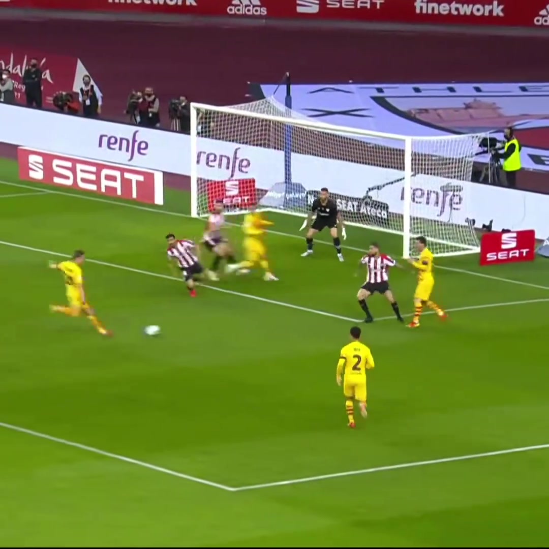 网友这是梅西在巴萨的